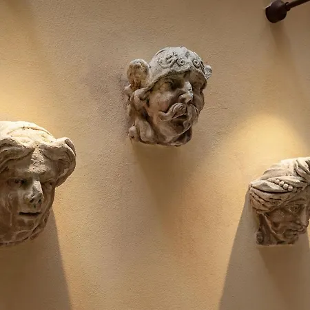 Sinopia Gallery - Sleep On Art Apartment Rome