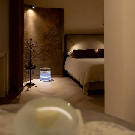 Sinopia Gallery - Sleep On Art * Rom